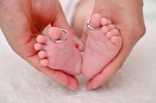 镇江宝宝睡觉频繁惊吓举手 镇江宝宝睡觉频繁惊吓举手